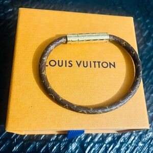 LV Confidential bracelet! I have two available! The price is per bracelet!